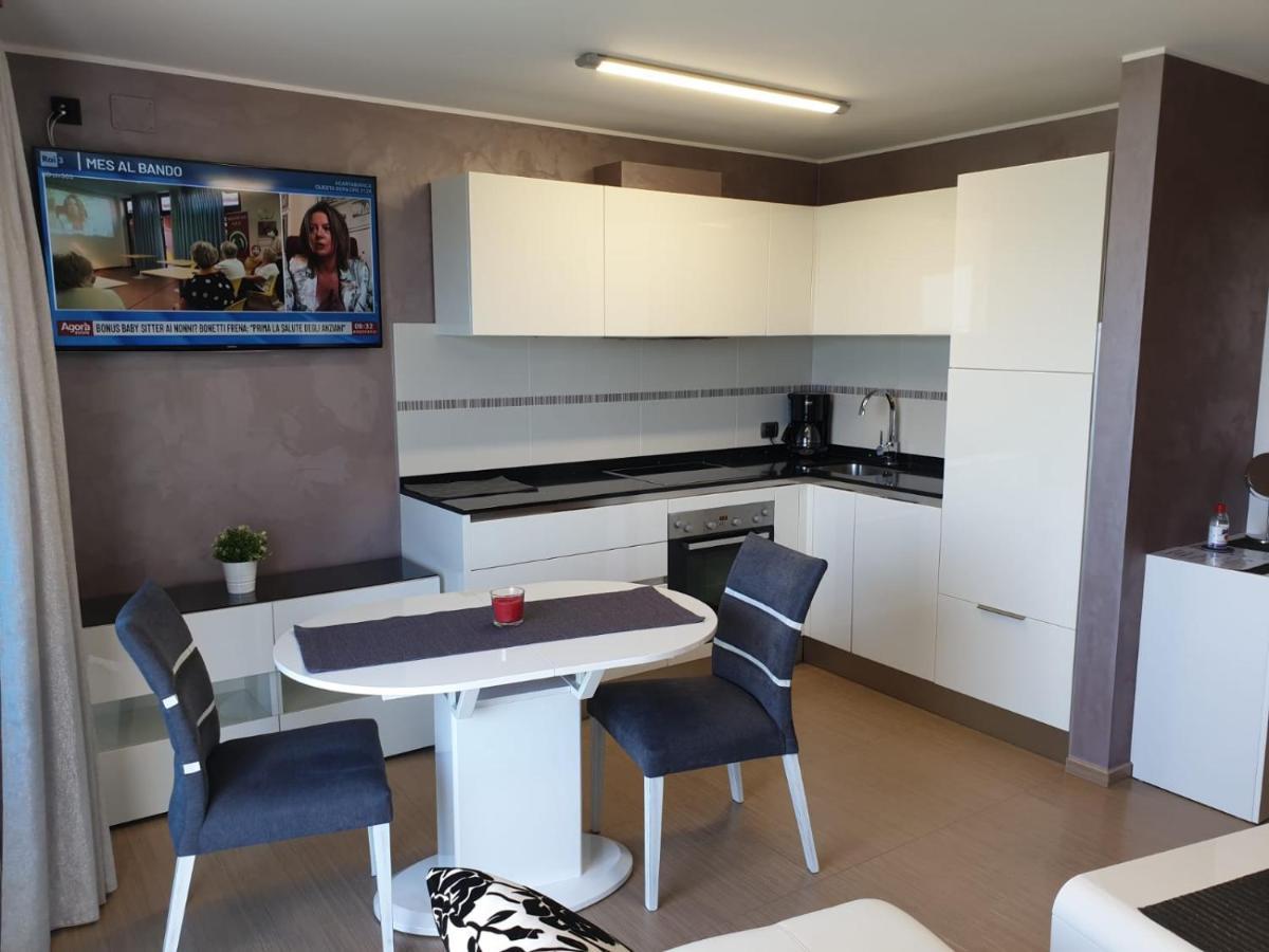 Apartments Riva-Interauto 우마그 외부 사진