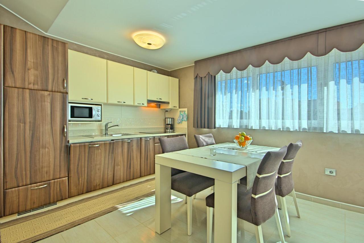 Apartments Riva-Interauto 우마그 외부 사진