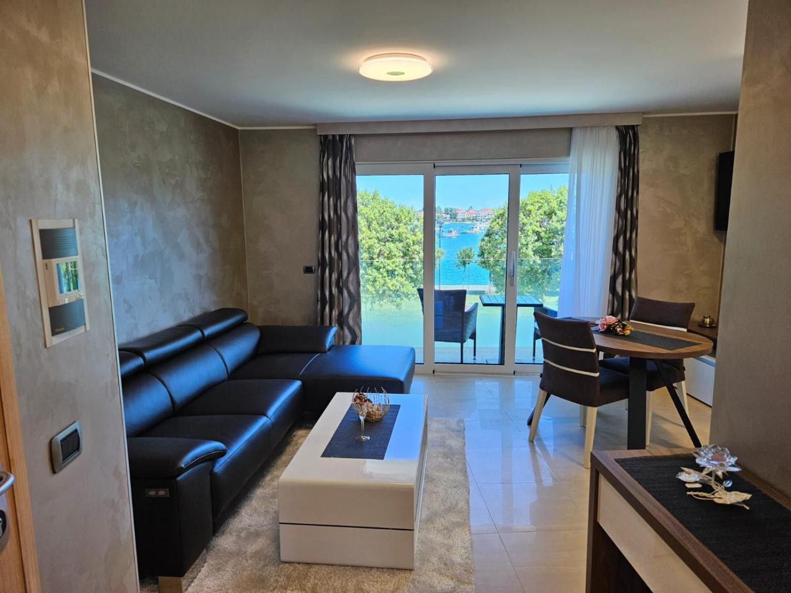 Apartments Riva-Interauto 우마그 외부 사진