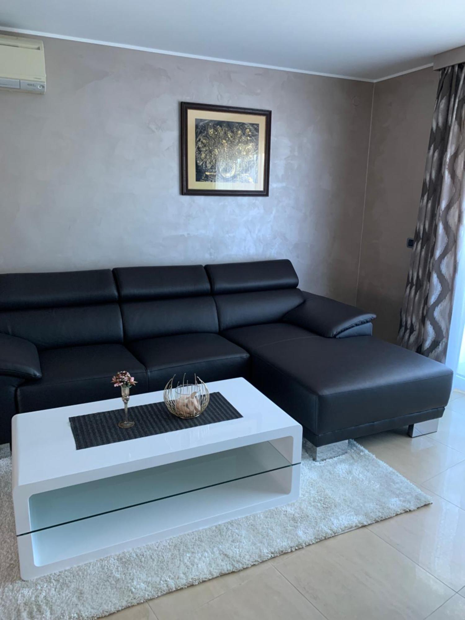 Apartments Riva-Interauto 우마그 외부 사진