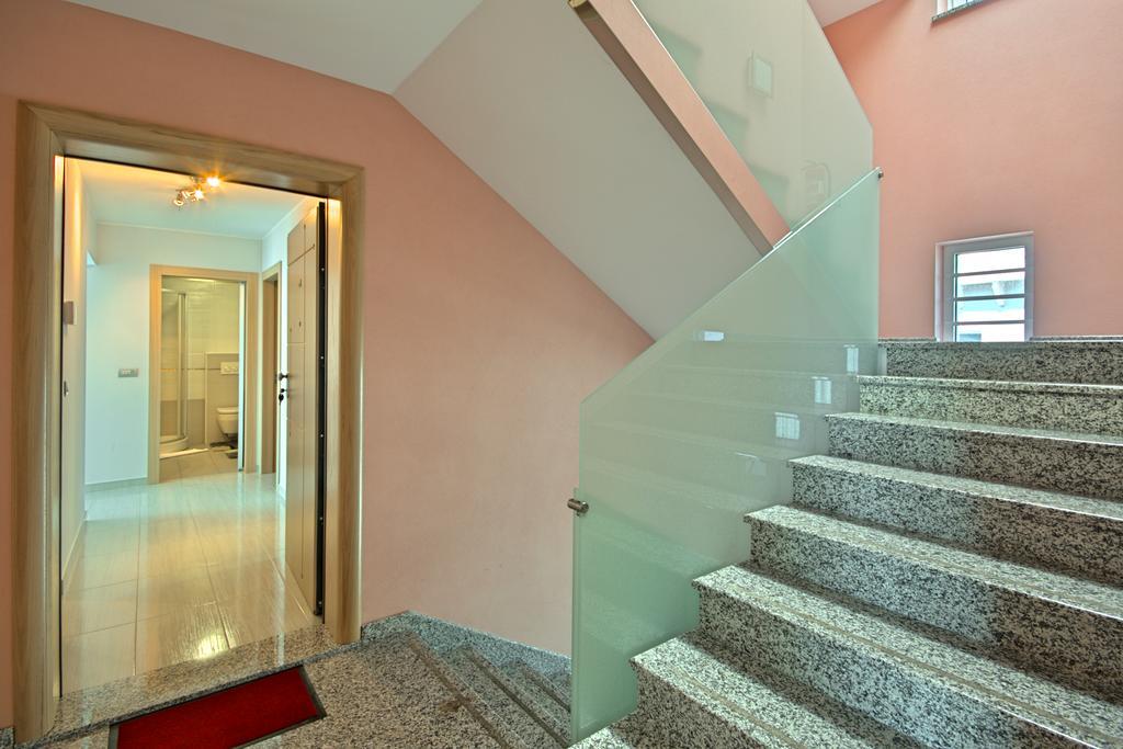 Apartments Riva-Interauto 우마그 외부 사진