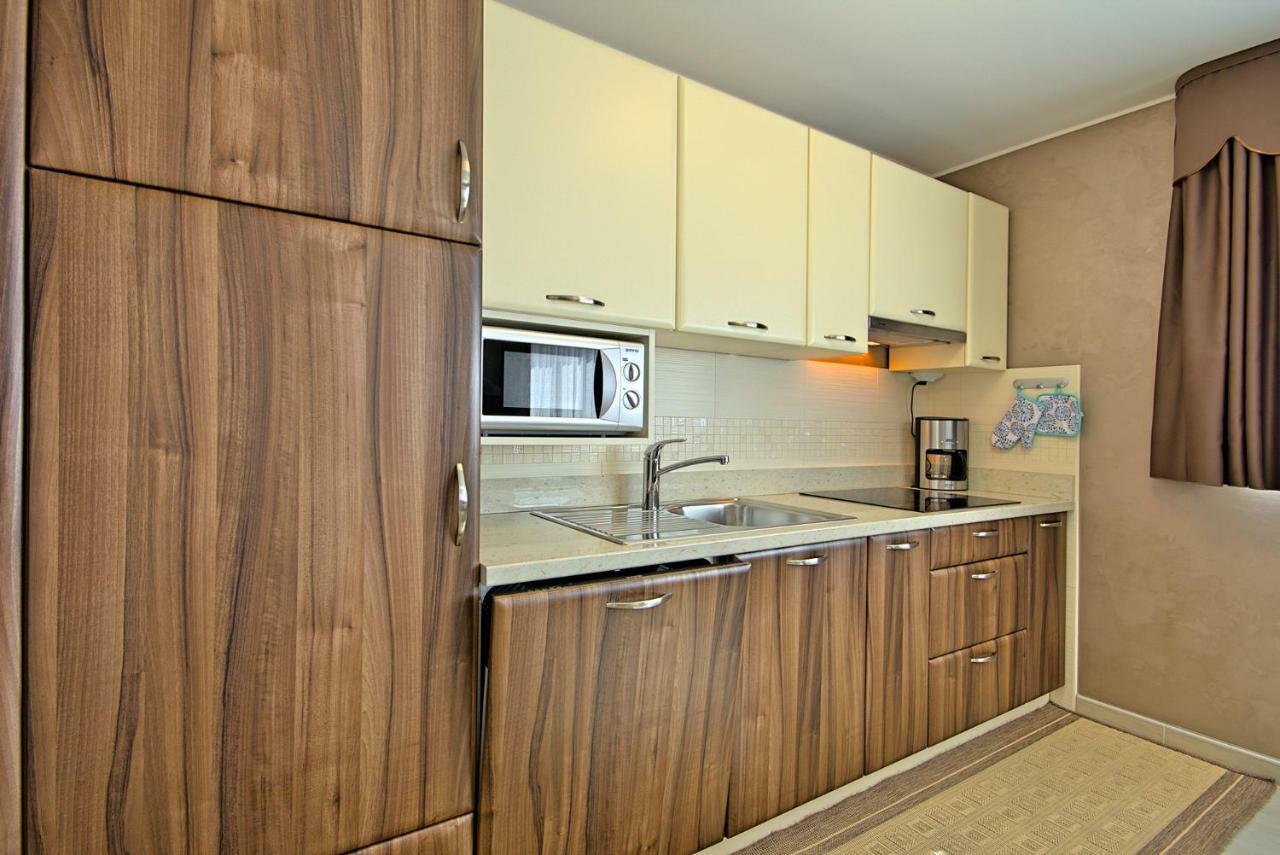 Apartments Riva-Interauto 우마그 외부 사진