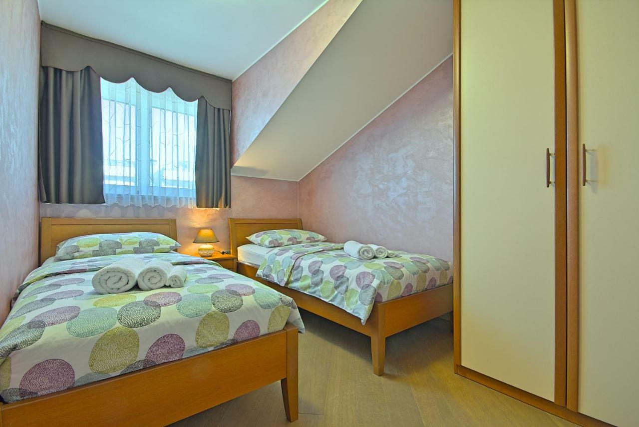 Apartments Riva-Interauto 우마그 외부 사진