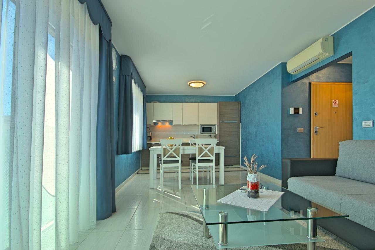 Apartments Riva-Interauto 우마그 외부 사진